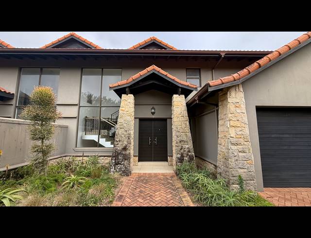 3 BEDROOM TOWNHOUSE TO LET IN ZIMBALI ESTATE